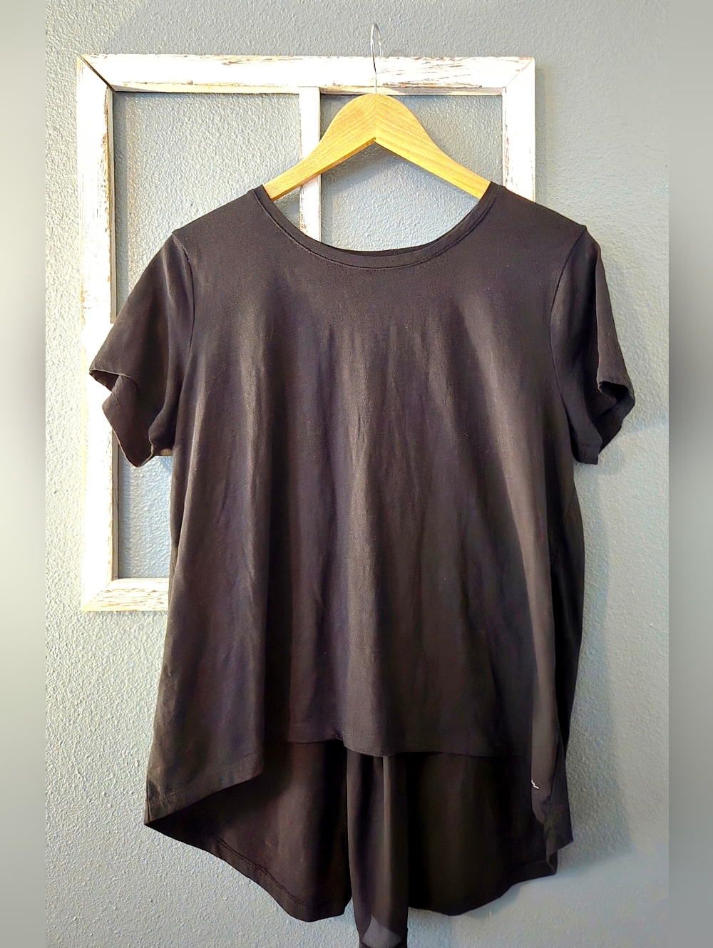 Eddie Bauer Bundle | Women’s L | Black Tulip Back Tee & Grey Ribbed Henley - Picture 2 of 9